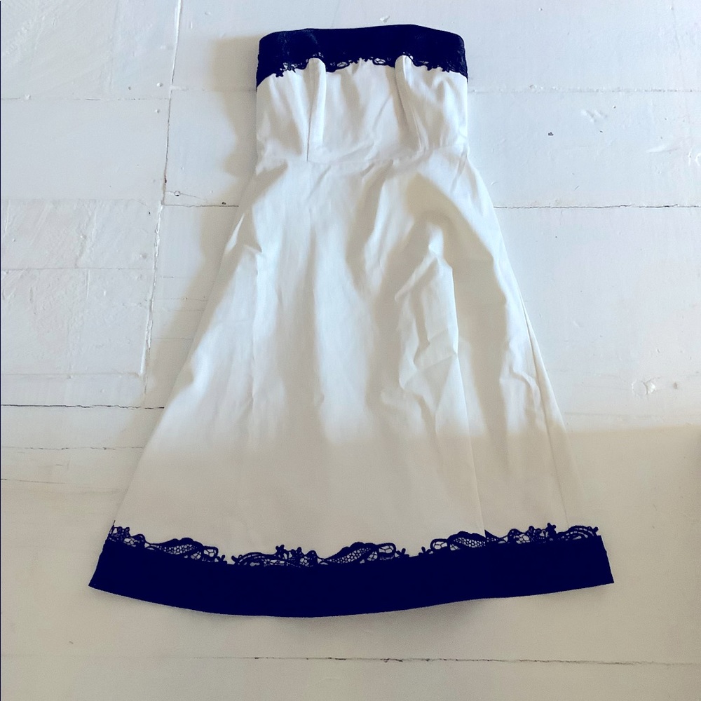 White House black market ivory and black crochet lace strapless dress vtg